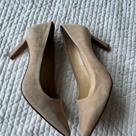 Vince Camuto Suede Pumps - Picture 4 of 7